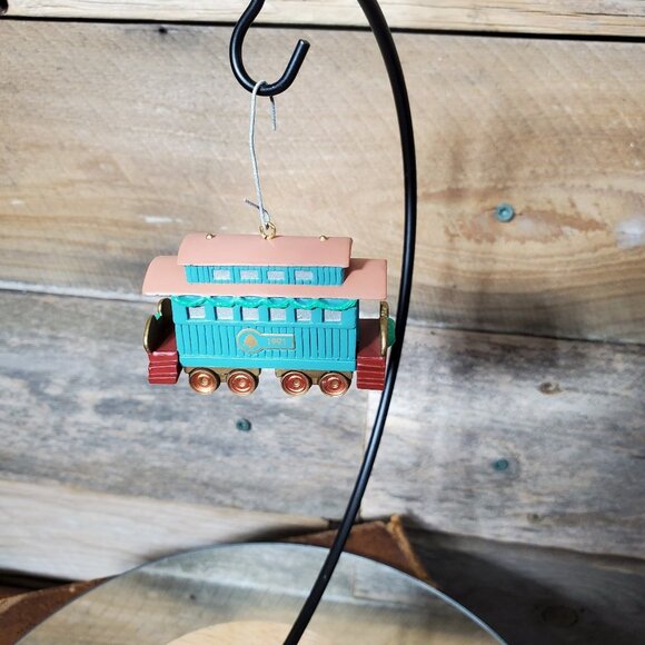 1991 Handcrafted Hallmark Keepsake Ornament - Claus & Co R.R. Passenger Car - Picture 5 of 5